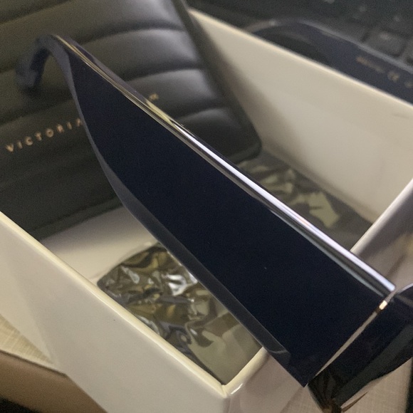 Made in Italy Original Victoria Beckham sunglasses original case/ box - Picture 9 of 14